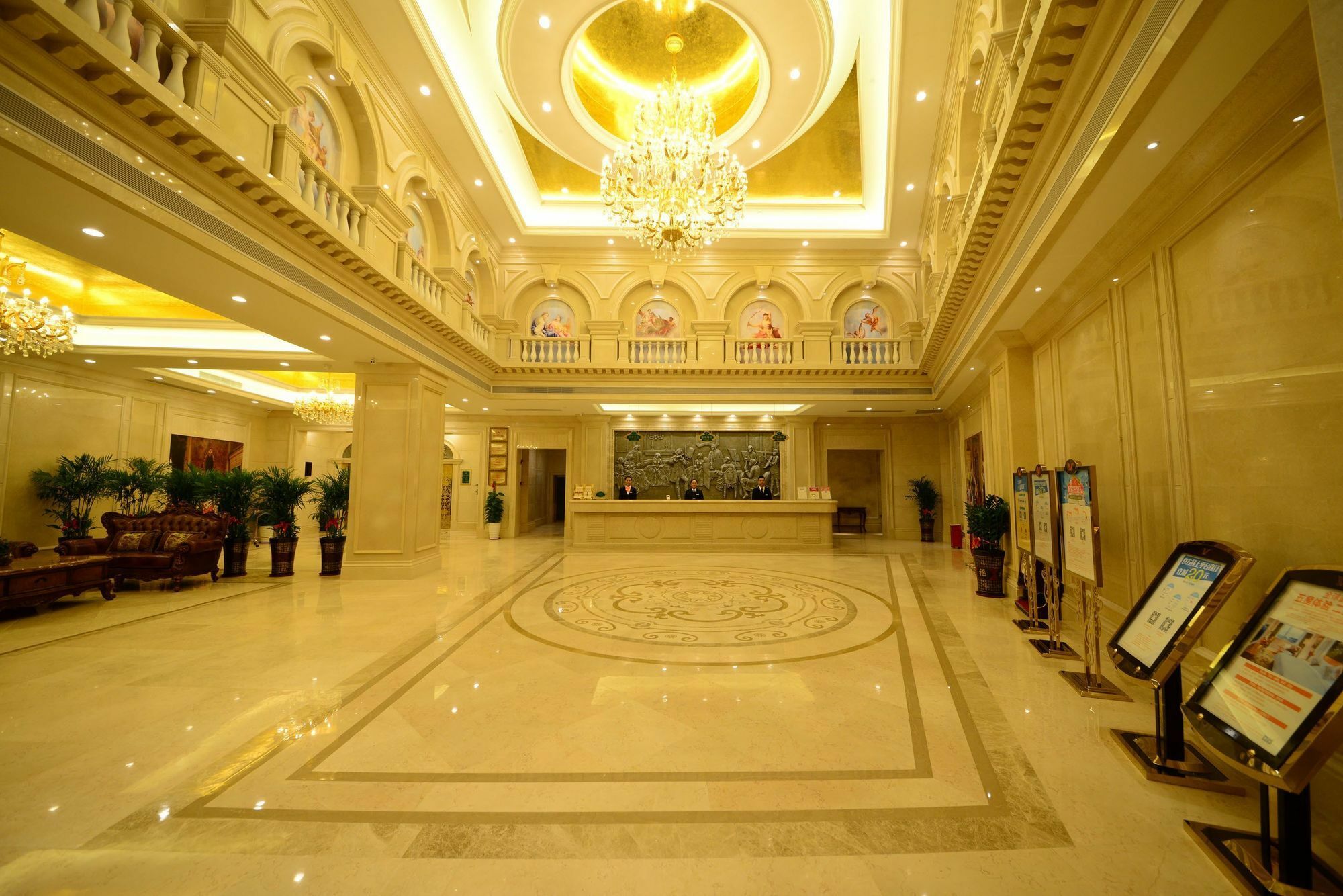 Vienna International Hotel Shajing Heyi Branch Shénzhen Exterior foto